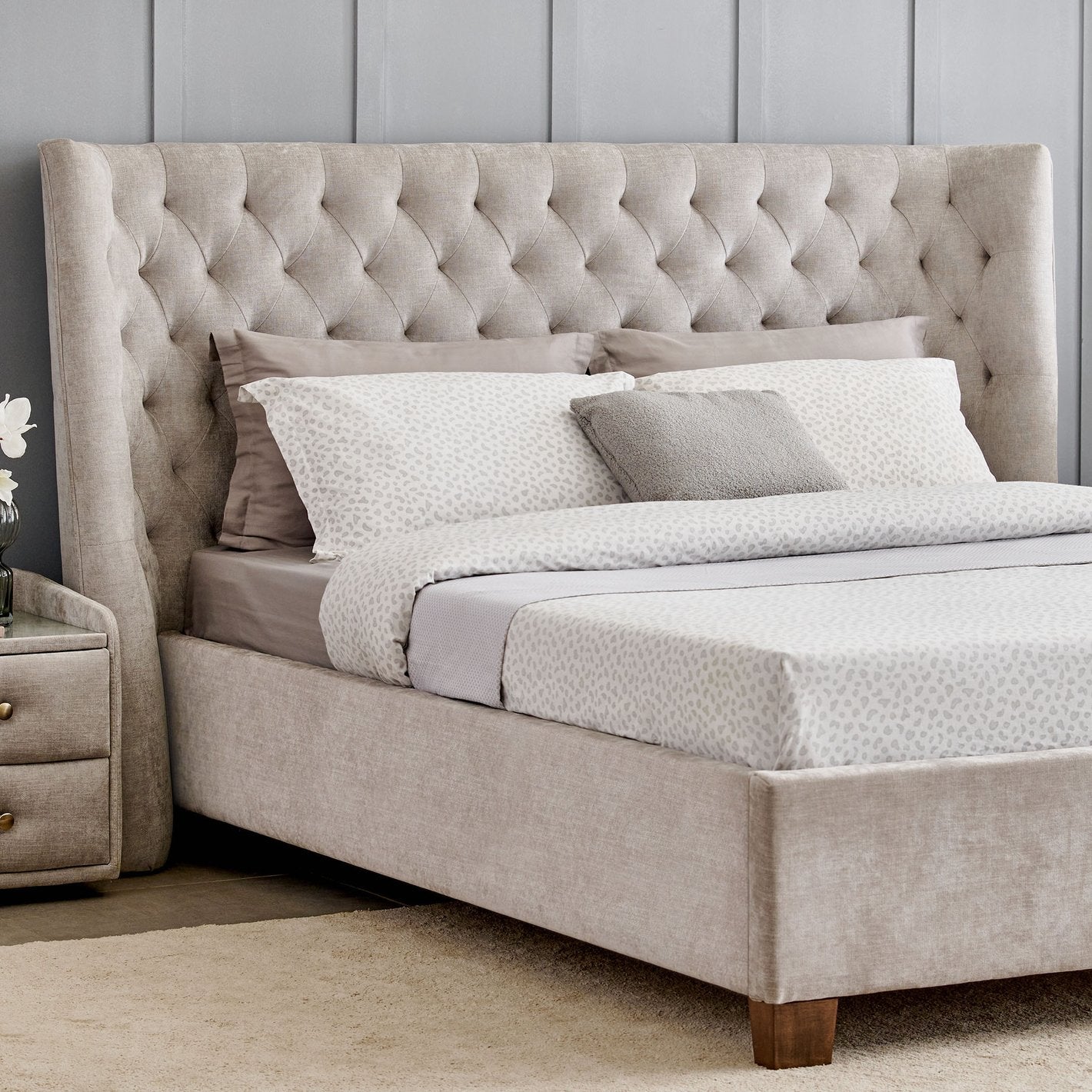 Blenda Upholstered Classic Bed